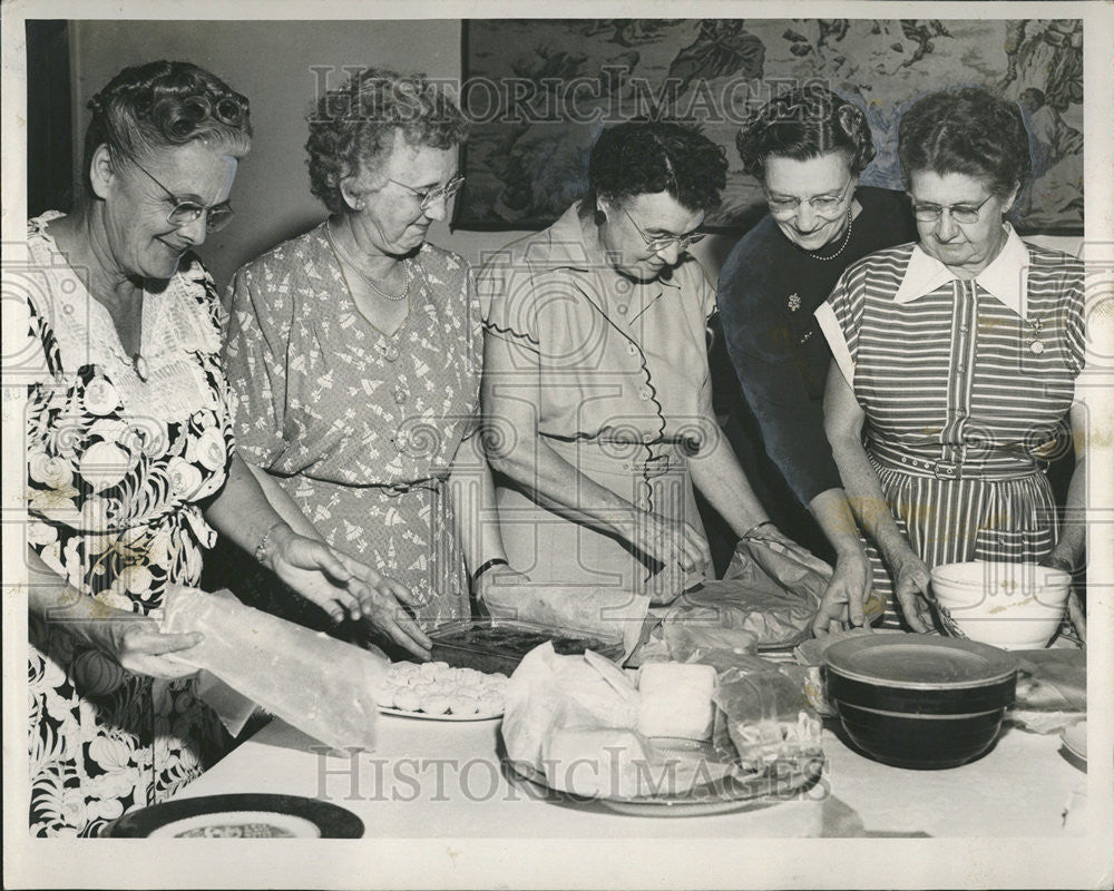 1948 Press Photo Reunion St Petersburgh School Pioneers backets dinning room - Historic Images