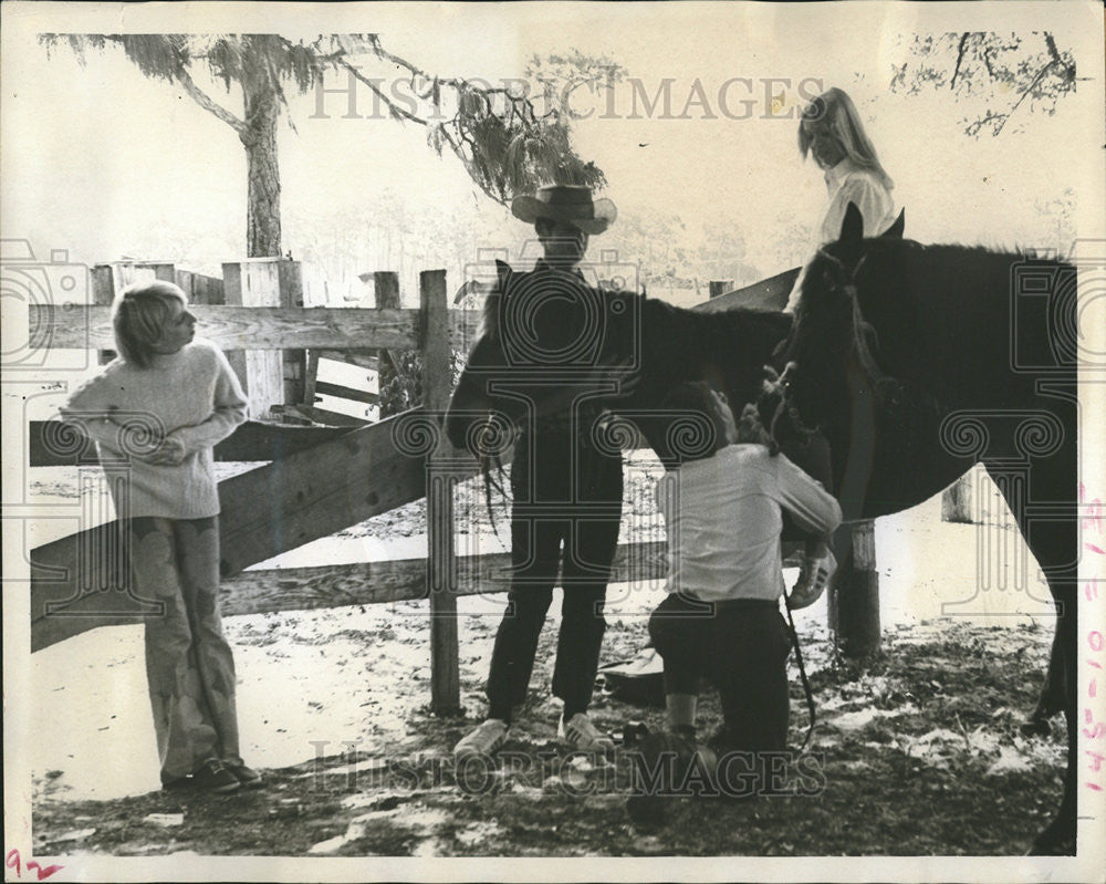 1971 Press Photo Fylum Stunday/Captain Ecology/Horses/Pinellas Park Junior High - Historic Images