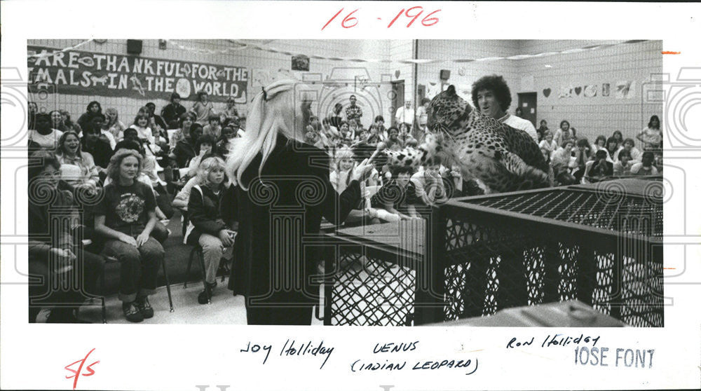 1983 Press Photo Annual love day celebration Morgan Fitzgerald Middle school - Historic Images