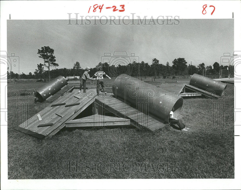 1980 Press Photo Quail Hollow School Louis Bowers Florida Maze Pipes Ramps - Historic Images