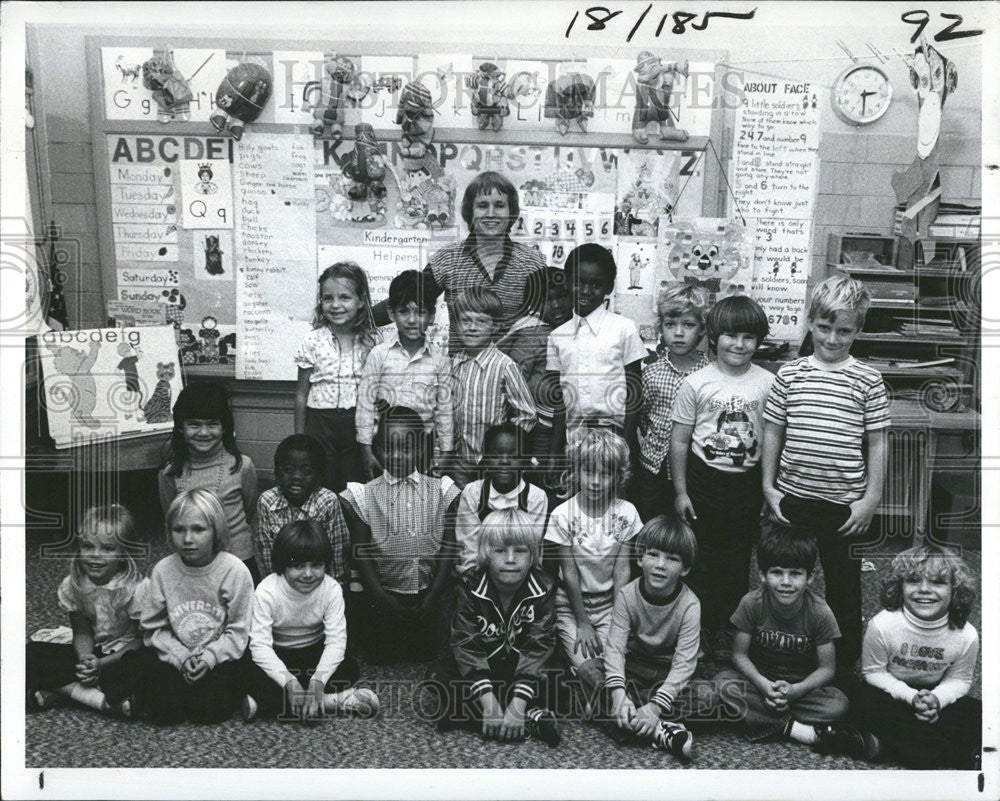 1982 Press Photo Kindergarten Class Students Kids Rio Vista Elementary School FL - Historic Images