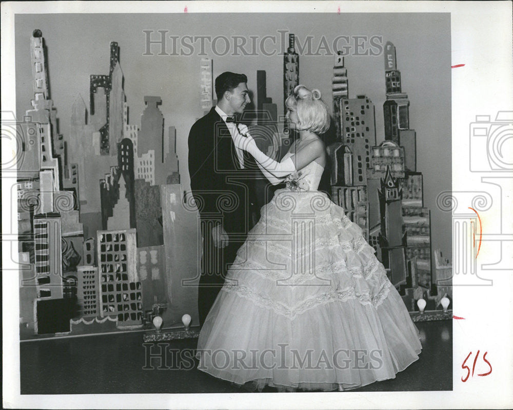 1965 Press Photo School Prom Couple Joan Lester Craig Tippery Manhattan - Historic Images