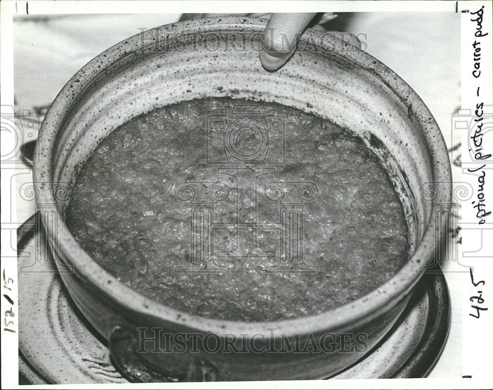 1979 Press Photo Rosh Hashanah Jewish Dish Tsimmes Displayed In Bowl - Historic Images