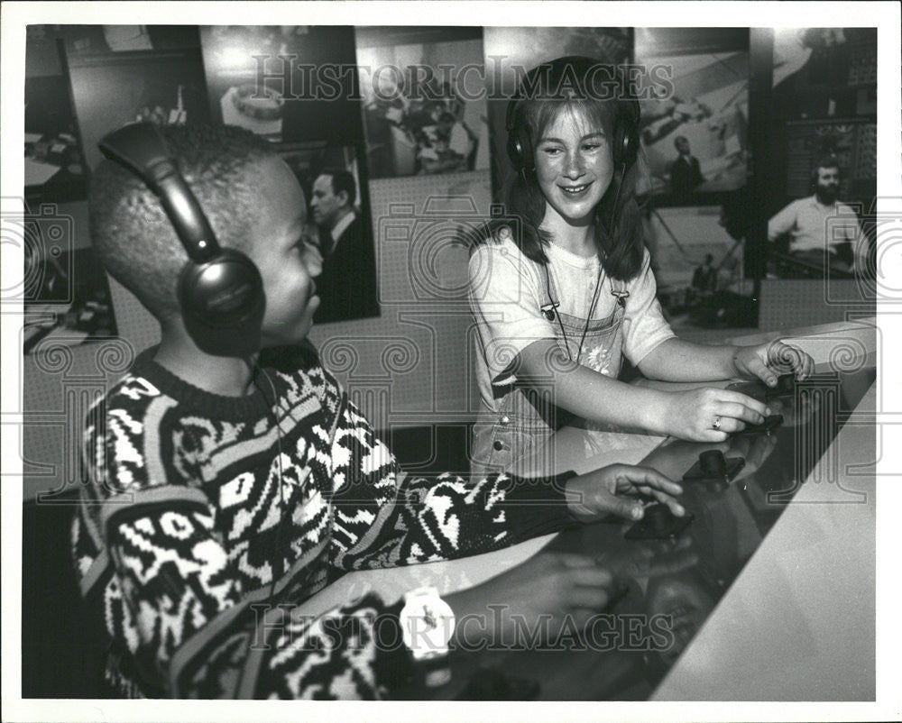 1995 Press Photo Justin Glenn Tiffanie LaDuke maniacs cars Motown Sound Music - Historic Images