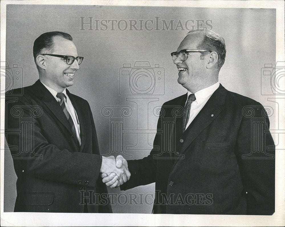 1969 Press Photo Robert W Black Denver office Greg Moher Pan American Airways - Historic Images