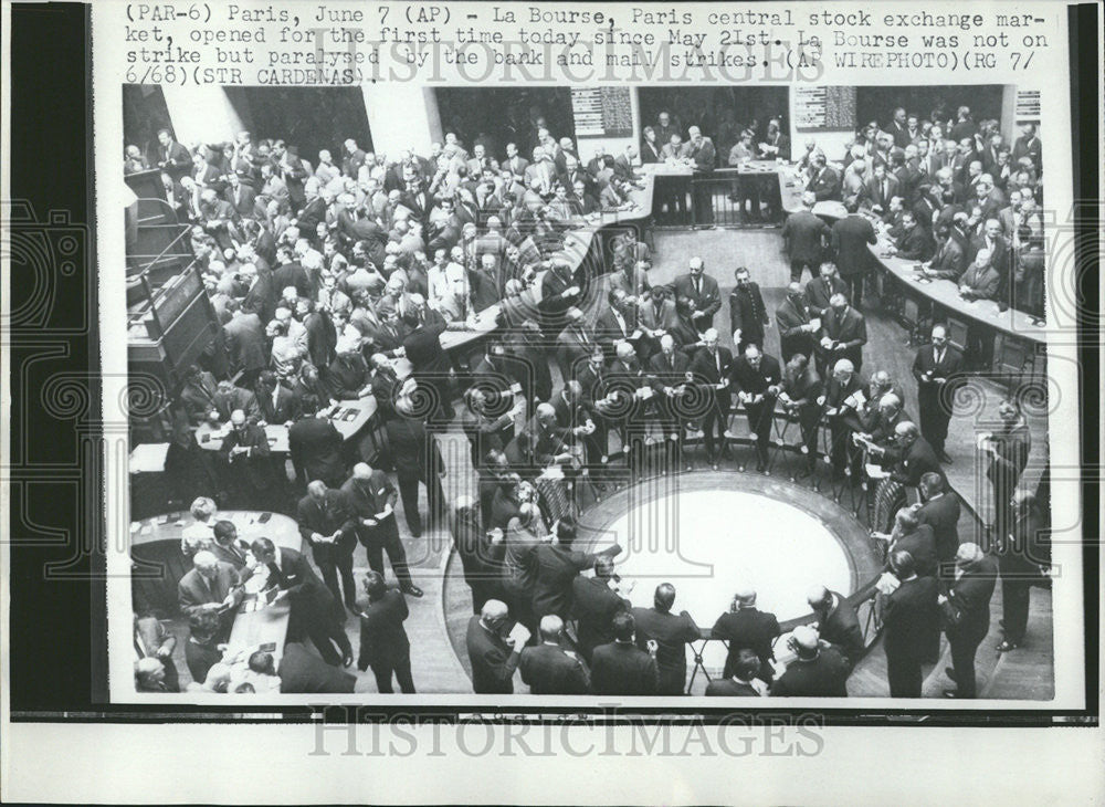 1968 Press Photo LaBourse/Paris/Central Stock Exchange Market - Historic Images