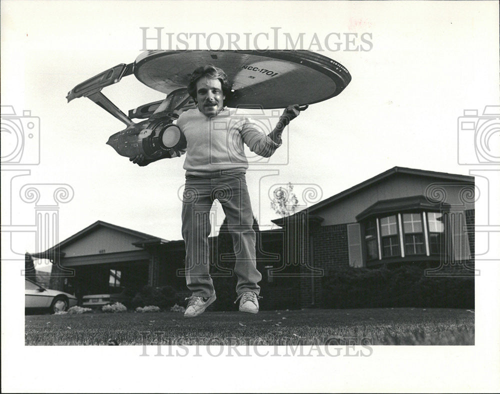 1985 Press Photo Actor Dan Madsen - Historic Images