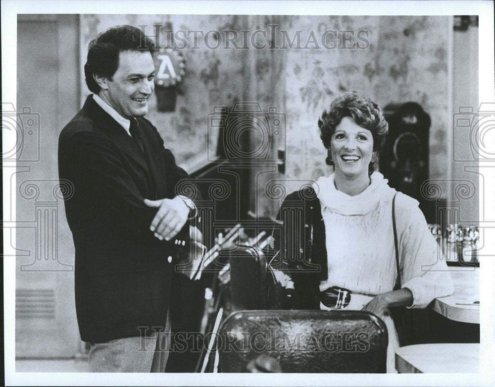 Press Photo Alice American Sitcom Television Series CBS Channel Program Chicago - Historic Images