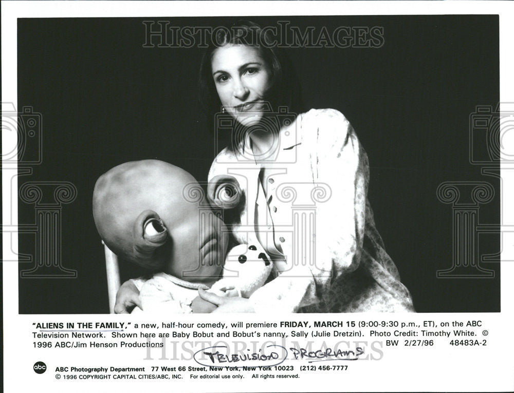 1996 Press Photo Aliens In The Family Series  Baby Bobut Actress Dretzin - Historic Images