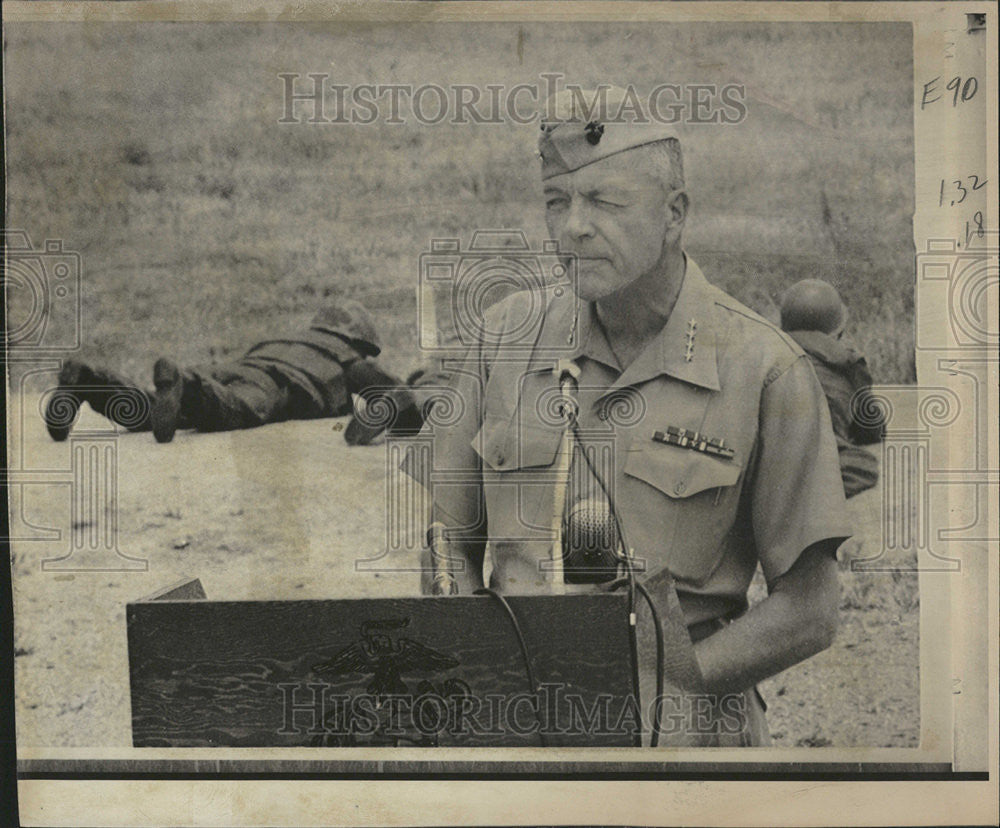 1971 Press Photo Gen. Leonard Chapman Commandant Marine Corps Veteran WWII - Historic Images