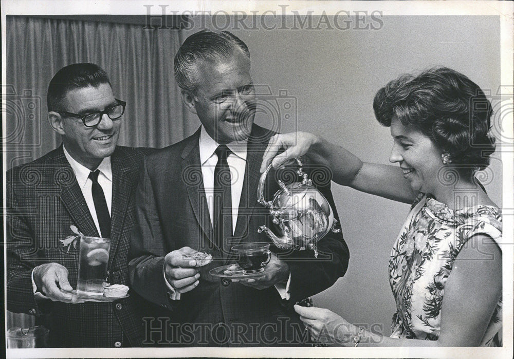 1965 Press Photo Harry Geldard Robert Collett Bonfils Theater director Producer - Historic Images