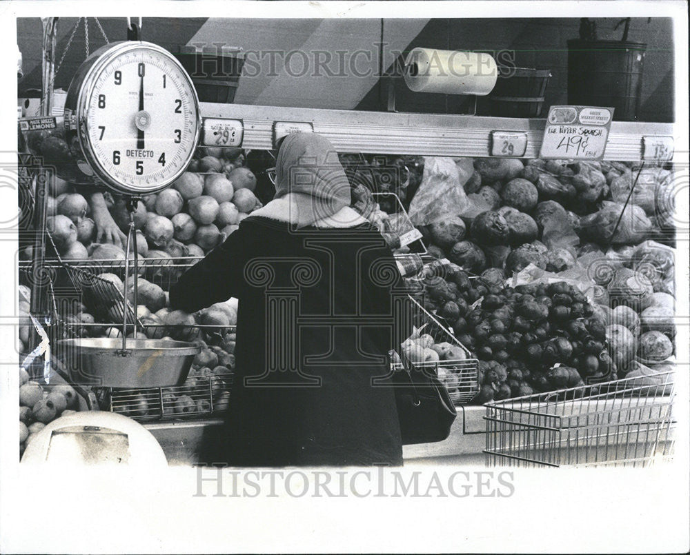 1975 Press Photo Grocery Stores Food Preparation Ingredients Store Chicago - Historic Images