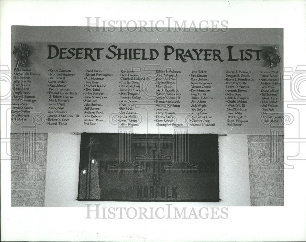 1991 Press Photo First Baptist church War prayer list Desert Shield - Historic Images