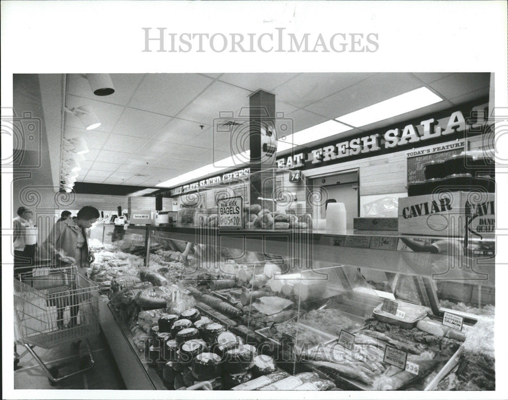 1986 Press Photo Farmer Jack Southfield Variuous angles deli - Historic Images