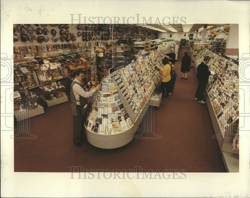 1993 Press Photo Michael Stark Card Shop Manager - Historic Images