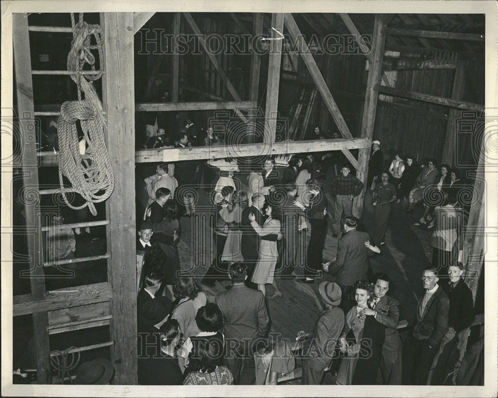 1946 Press Photo Jukebox Dances - Historic Images