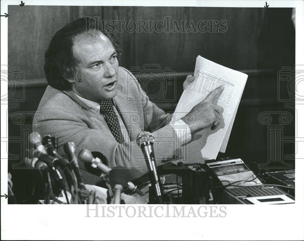 1982 Press Photo Jerry Argovitz FB Agent Holcomb - Historic Images