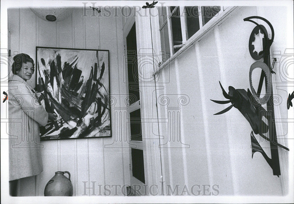 1967 Press Photo Mrs Lewis Dibble Lincoln Birmingham Garden Sculpture - Historic Images