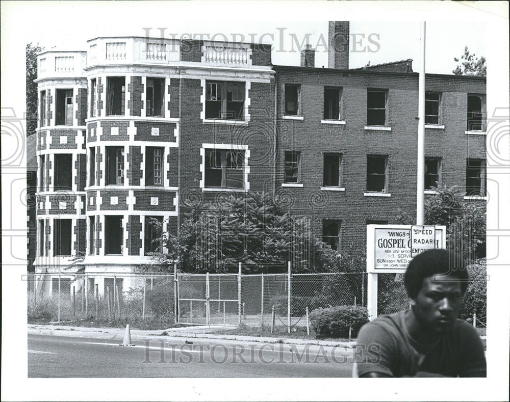 1981 Press Photo Apartment Building Hamilton Ave Abandoned Detroit Lawrence - Historic Images