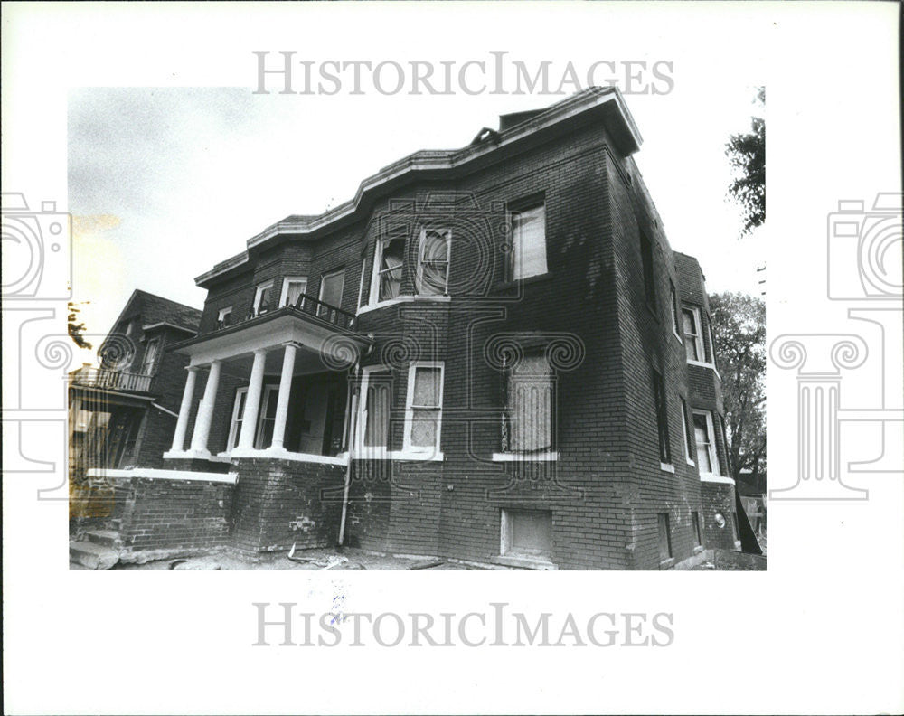 1983 Press Photo Bldge Abandon Detroit Two Stair Building Interior Designer - Historic Images