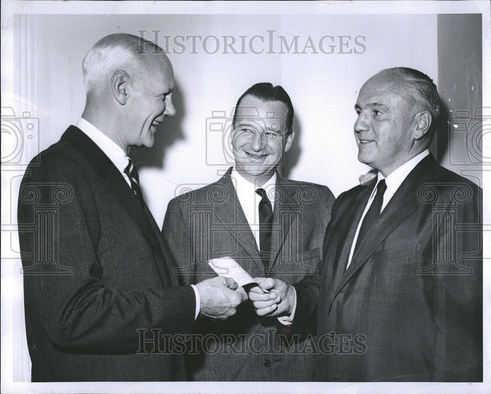 1955 Press Photo Skinner Co Chairman Benson Ford - Historic Images