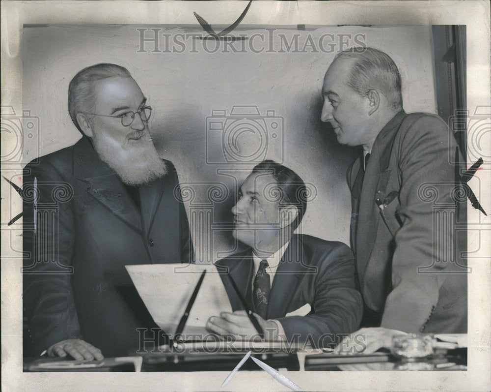 1952 Press Photo Bernard Burke Charlie Gehringer Leo Heuser Detroit Monk - Historic Images