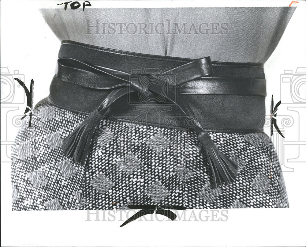 1975 Press Photo Belts Clothing - Historic Images