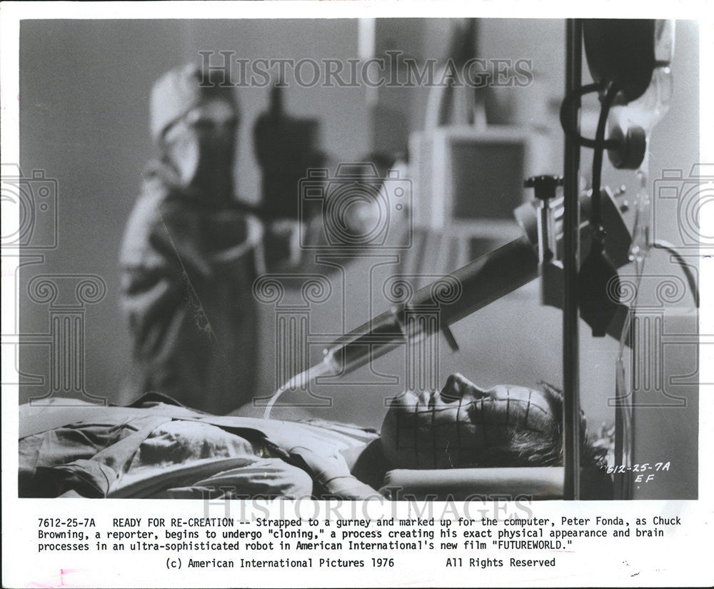 1976 Press Photo Peter Fonda Medical Technology Computerized Treatment - Historic Images