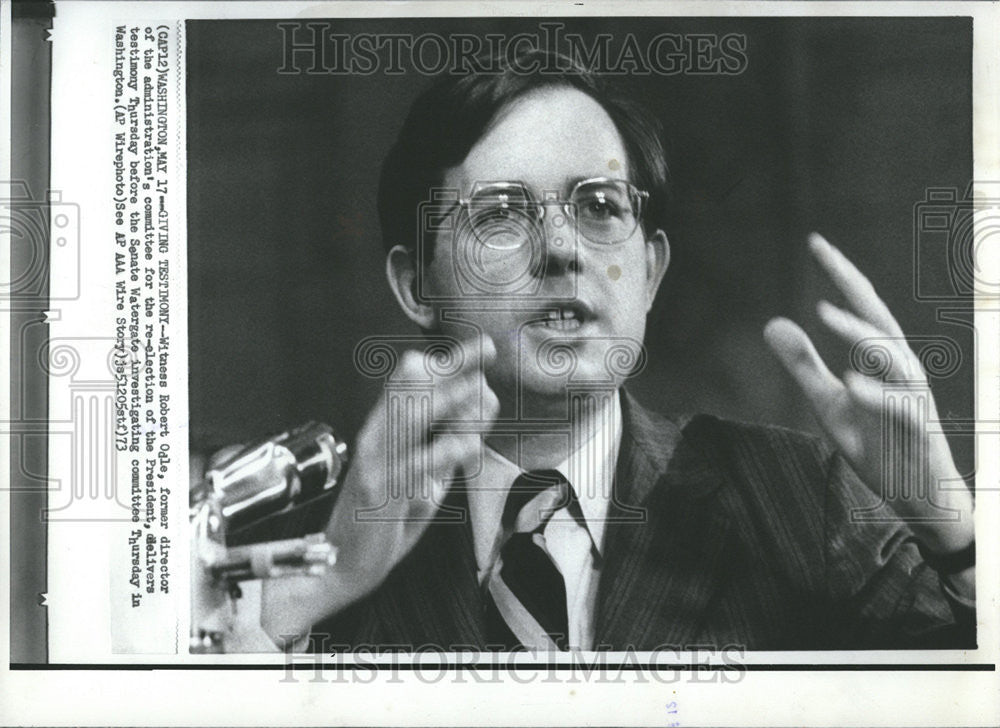 1973 Press Photo Witness Robert Odle administration committee director testimony - Historic Images