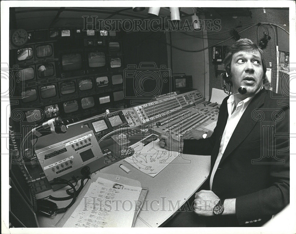 1981 Press Photo Don Ohlmeyer Executive Producer TV Reporter Malibu NBC Presiden - Historic Images