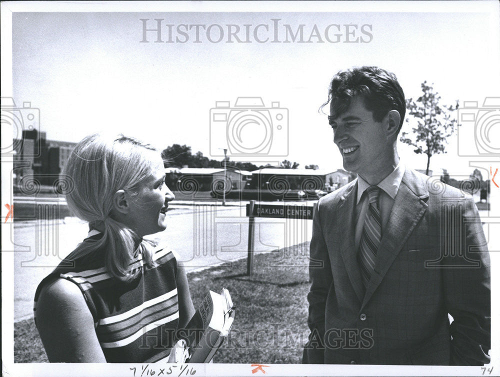 1970 Press Photo Oakland Chancellor Donald Cathy Dunlop Orchard Lake Belanger - Historic Images