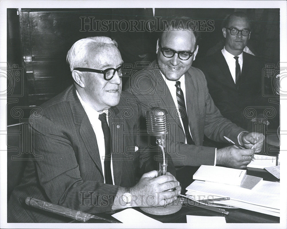 1965 Press Photo Lake Orion Senate Investigators George Fitzgerald Carl O&#39;Brien - Historic Images