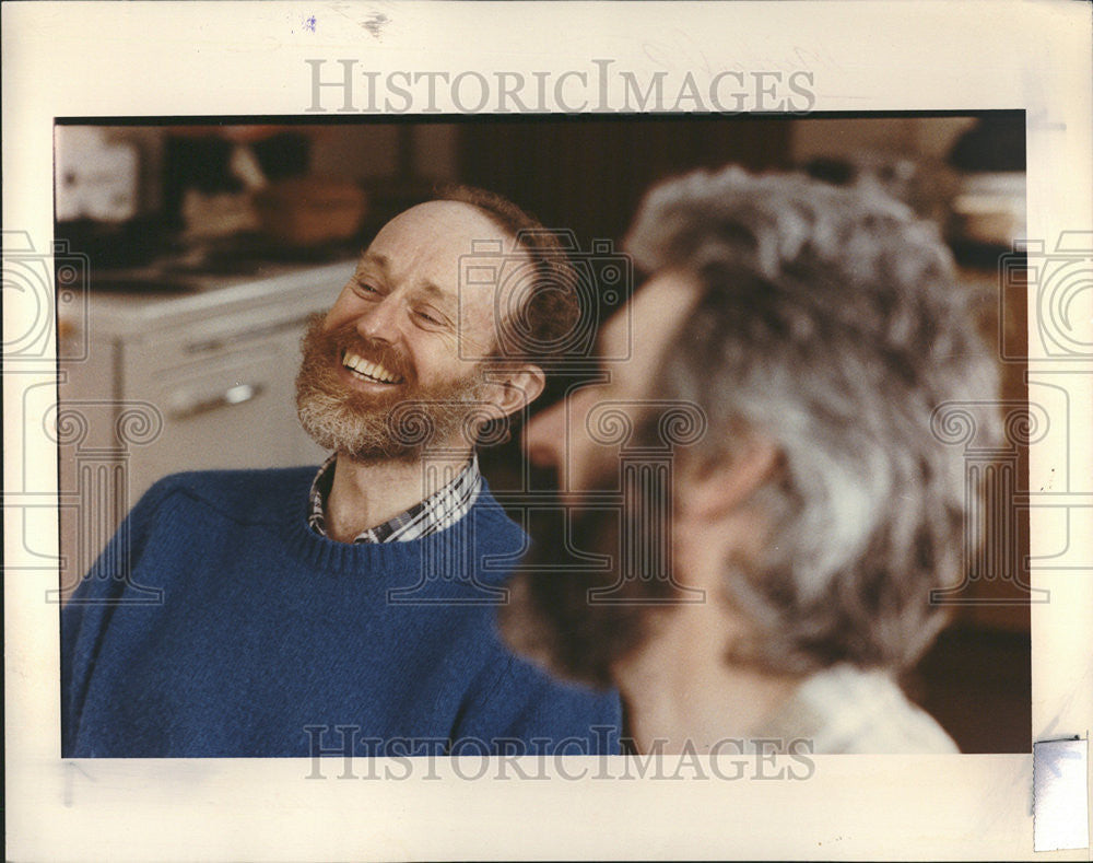 1993 Press Photo Michael Riordon Brian Woods home Ontario Strike computer - Historic Images