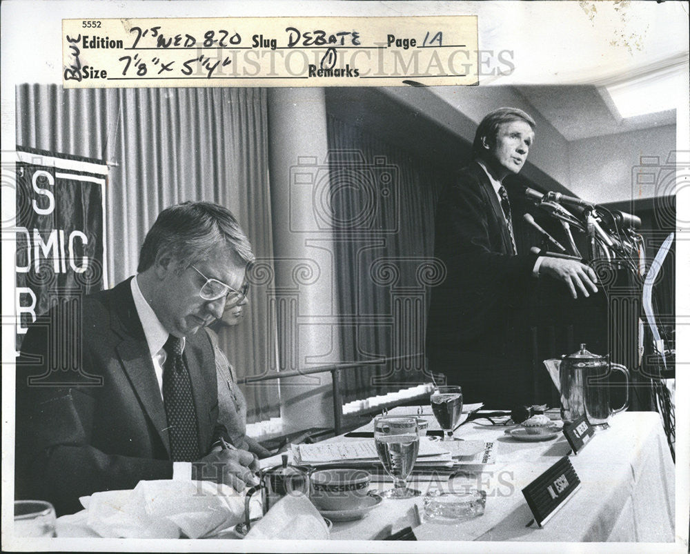 1976 Press Photo Chris Mayer press women Fran Harris Program Chairman Donald - Historic Images