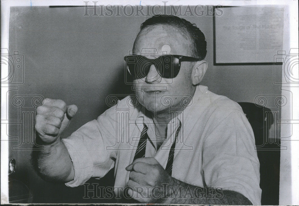 1956 Press Photo Victor Riesel American newspaper journalist columnist labor - Historic Images