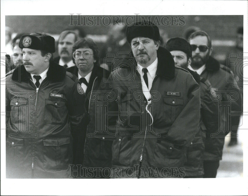 1987 Press Photo Michael Rife prison guard Jack wife Betsy Jason church funeral - Historic Images