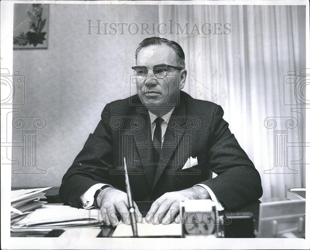 1961 Press Photo Gorton Riethmiller Olivet College President Michigan - Historic Images