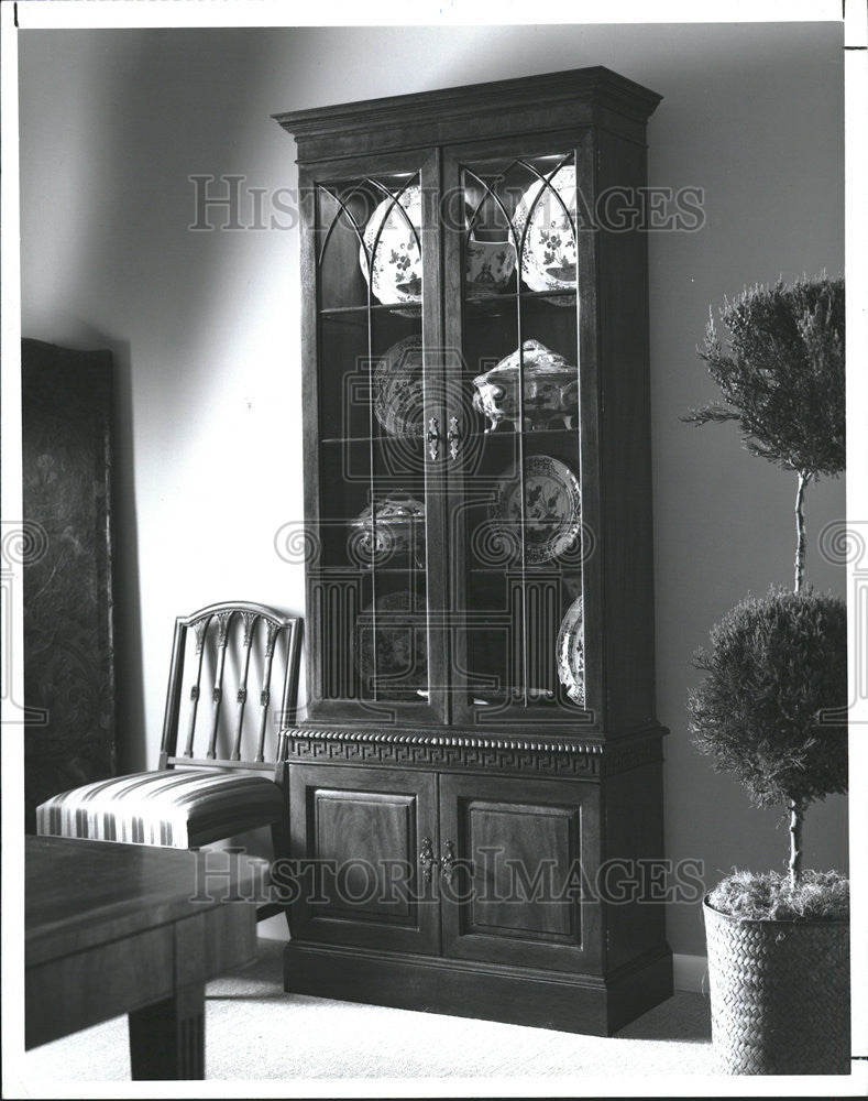 1992 Press Photo Home Interior Decorating Furniture Chest Cabinet - Historic Images