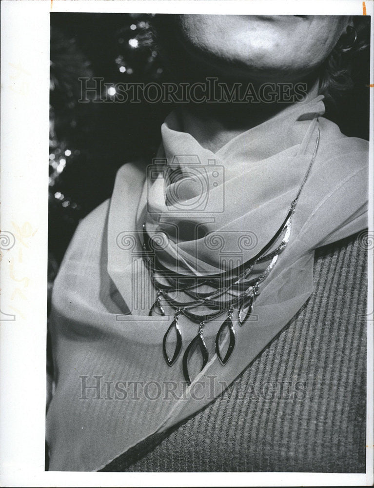 1974 Press Photo Women Fashion Jewelry - Historic Images