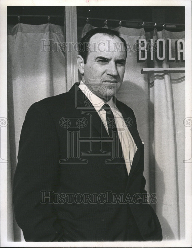 1966 Press Photo Minutemen Robert Bolivar DePugh Leader Drug Business Office - Historic Images