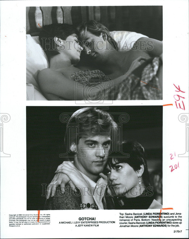 1985 Press Photo Linda Fiorantino Anthony Edwards Chuck Norris Gotcha Code - Historic Images