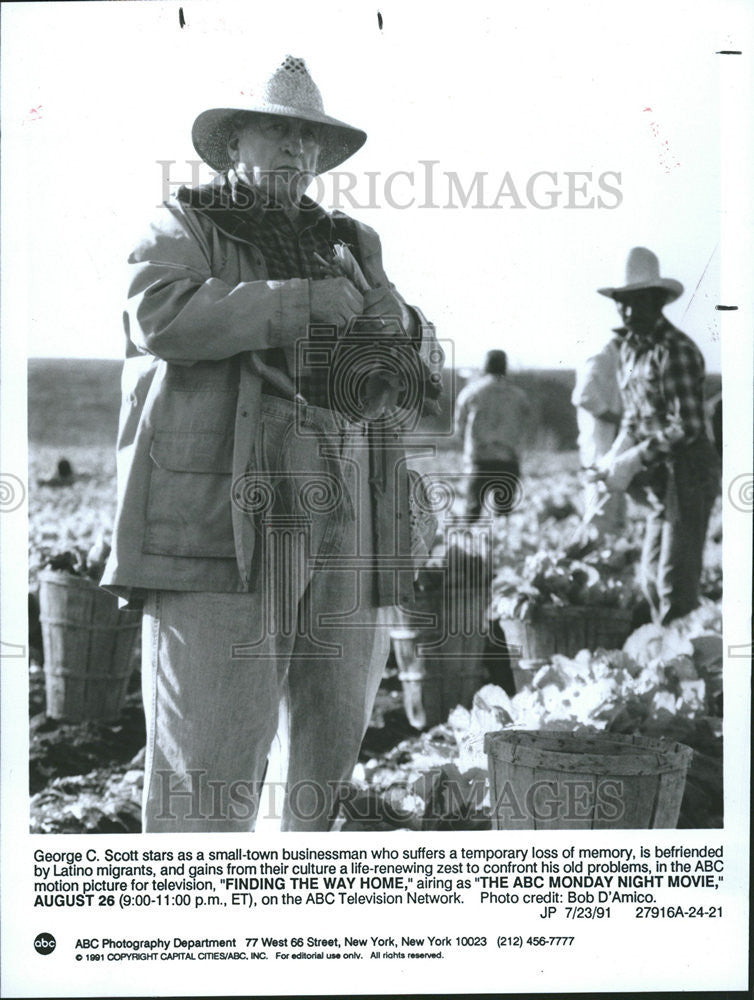 1991 Press Photo George Scott Businessman Memory Latino Migrant Finding way Home - Historic Images