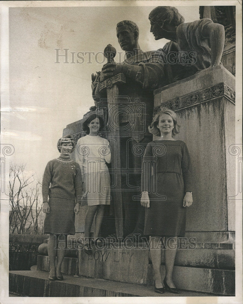 1965 Press Photo Ann Lubchenco Washington Mary Kunz George Denver Beauty Queen - Historic Images