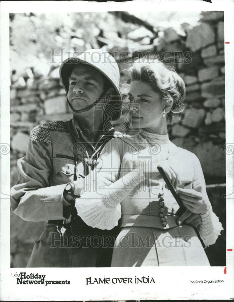 1983 Press Photo Lauren Bacall Flame Over India Kenneth More Movie Romance - Historic Images