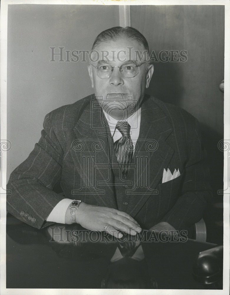 1949 Press Photo Mr Louis Luby Businessmen Pose Camera Albert Corwin - Historic Images