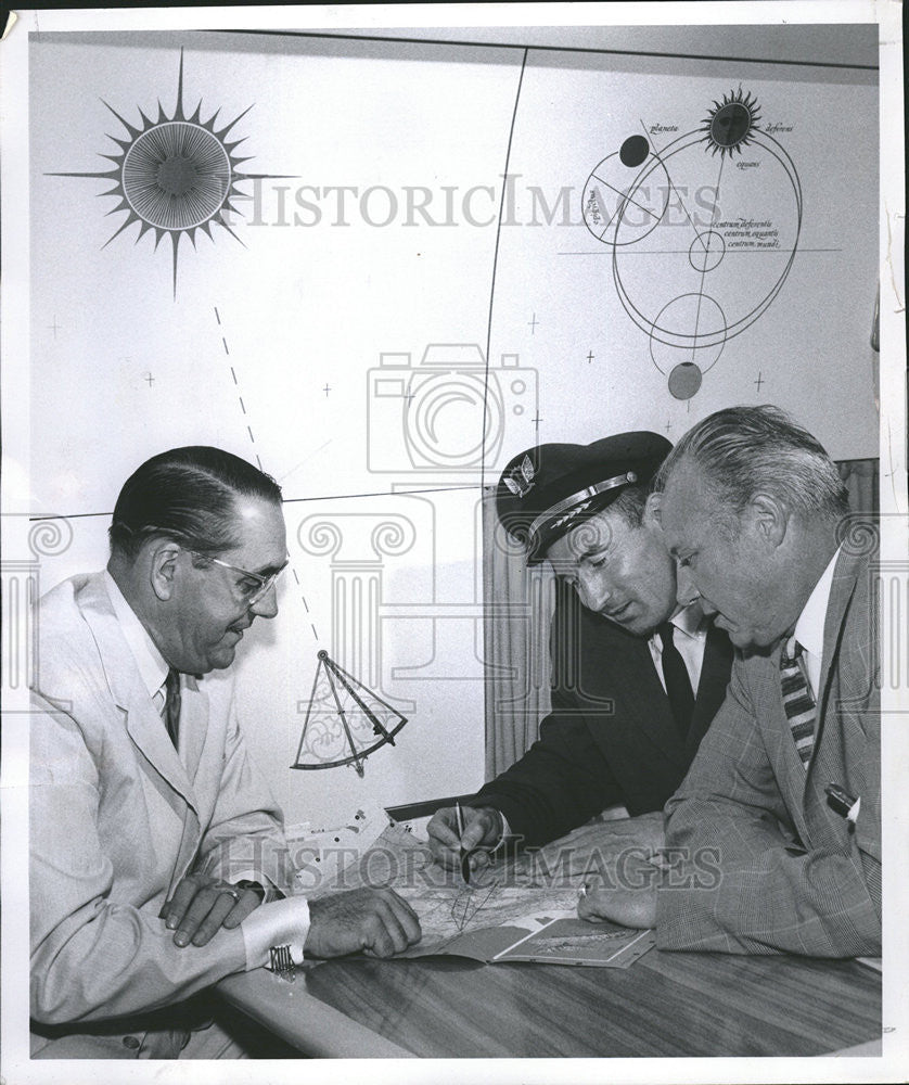 1960 Press Photo Capt Charles E Rockwell Robert Lucas Gov Steve McNichols - Historic Images