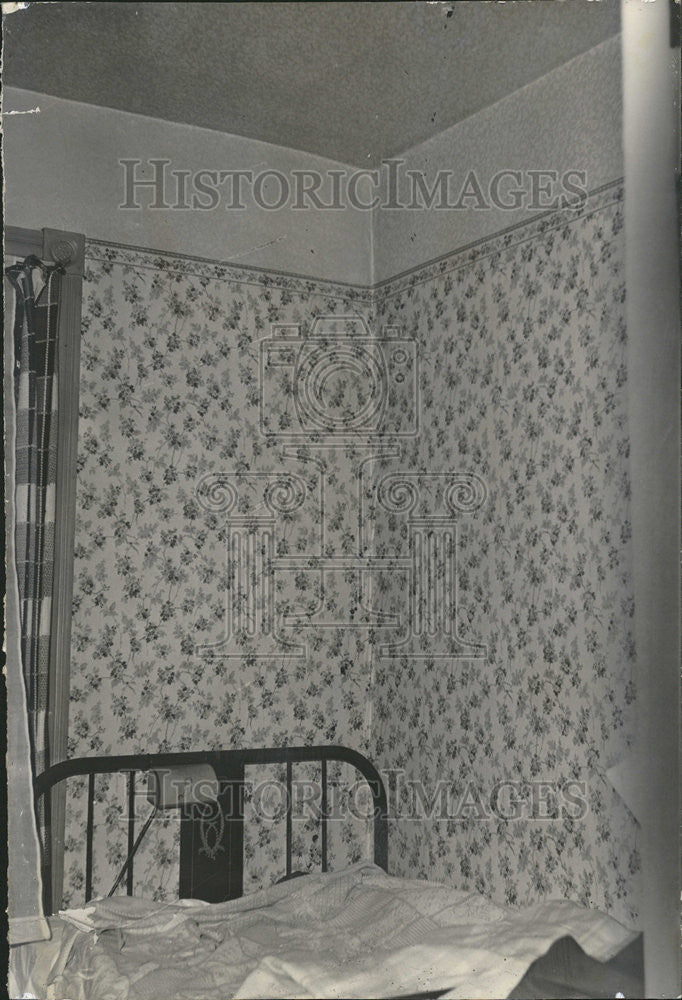 Press Photo Bed Room - Historic Images