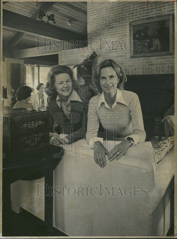 1977 Press Photo Mrs. John Christian Mrs. Richard J. Thompson Doc Severinsen - Historic Images