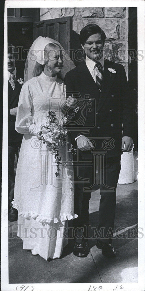 1971 Press Photo Wintertime Wedding At St Luke&#39;s Episcopal Church - Historic Images