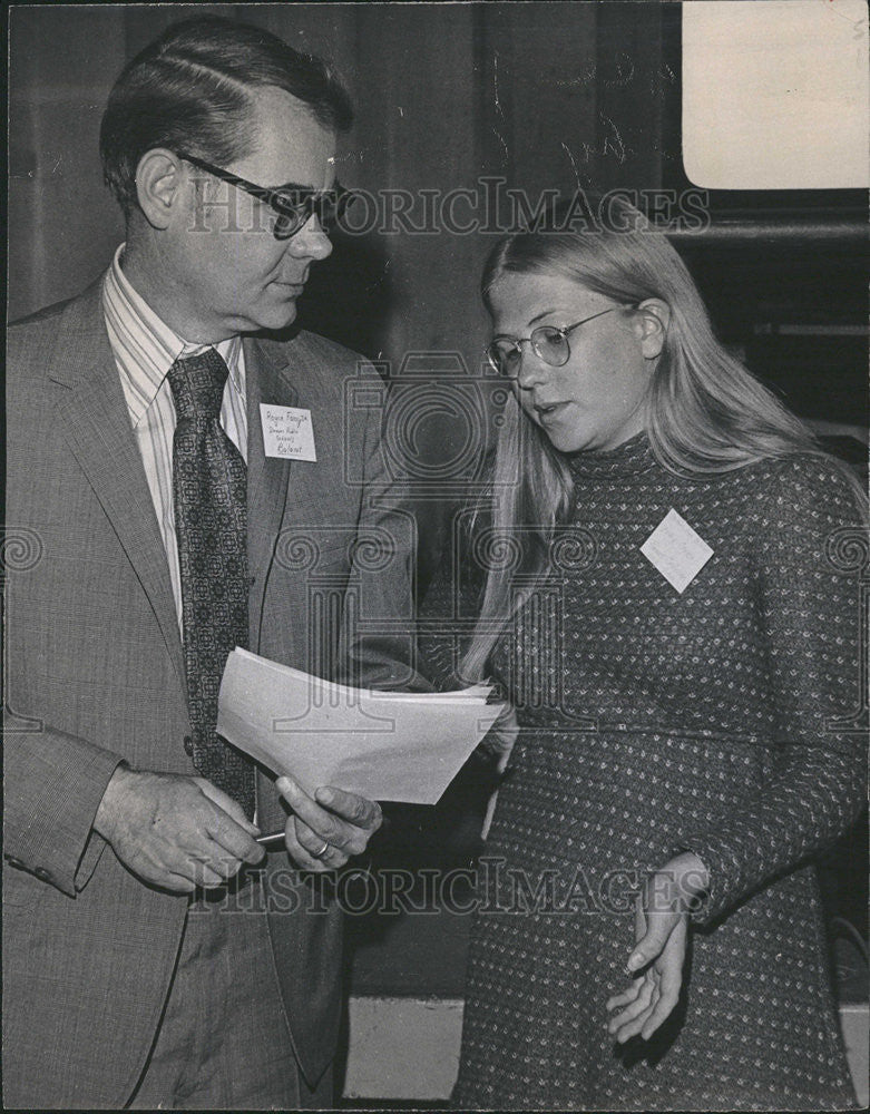 1971 Press Photo Royce Forsyth Kathy Ogren Seminar Preservation Natural Resource - Historic Images